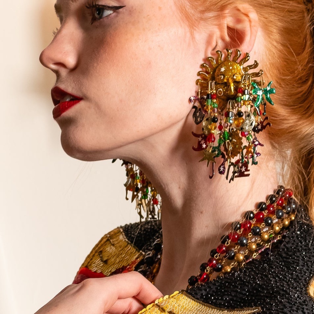 Lunch at The Ritz vintage 1989 zodiac clip on earrings - Picture 14 of 14